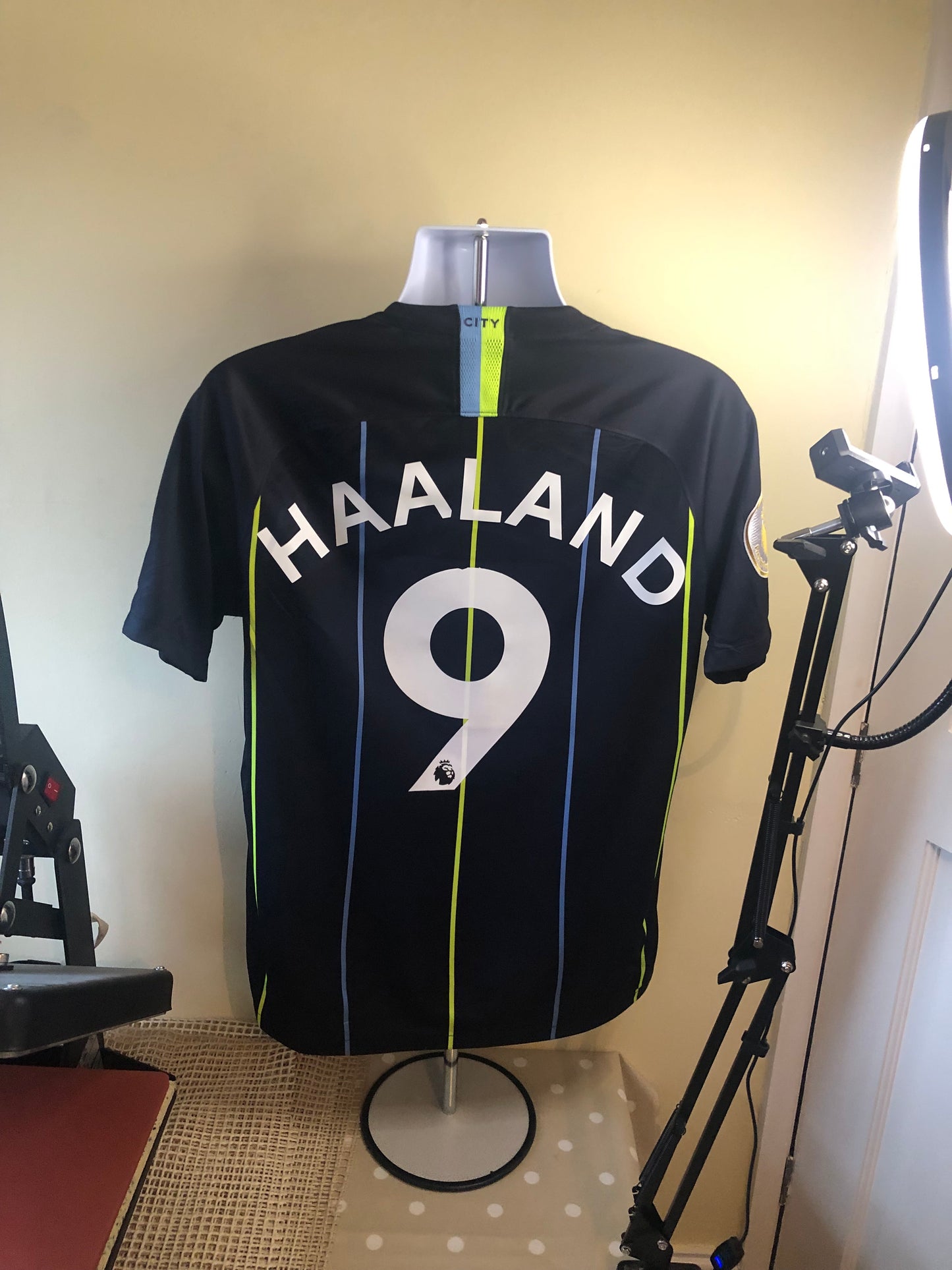 Classic Nike Man City 2018/19 away shirt Haaland 9 (9/10)