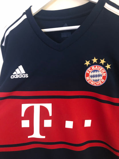 Classic Adidas Bayern Munich 2017/18 Away Shirt Robben 10 8/10