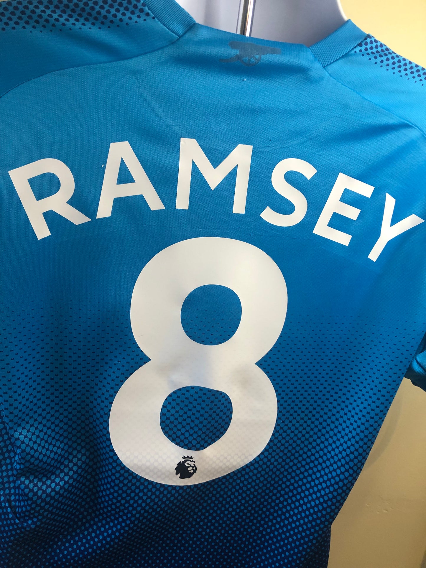 Classic Puma Arsenal 2017/18 away shirt Ramsey 8 (8/10)